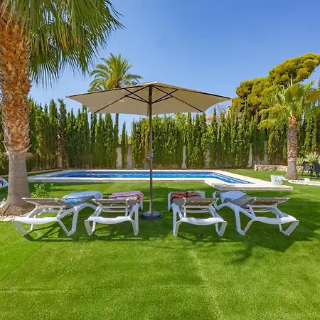 فيلة Inia - Plusholidays